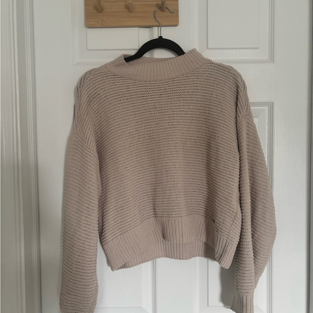 Hollister Women's Beige Turtleneck Sweater